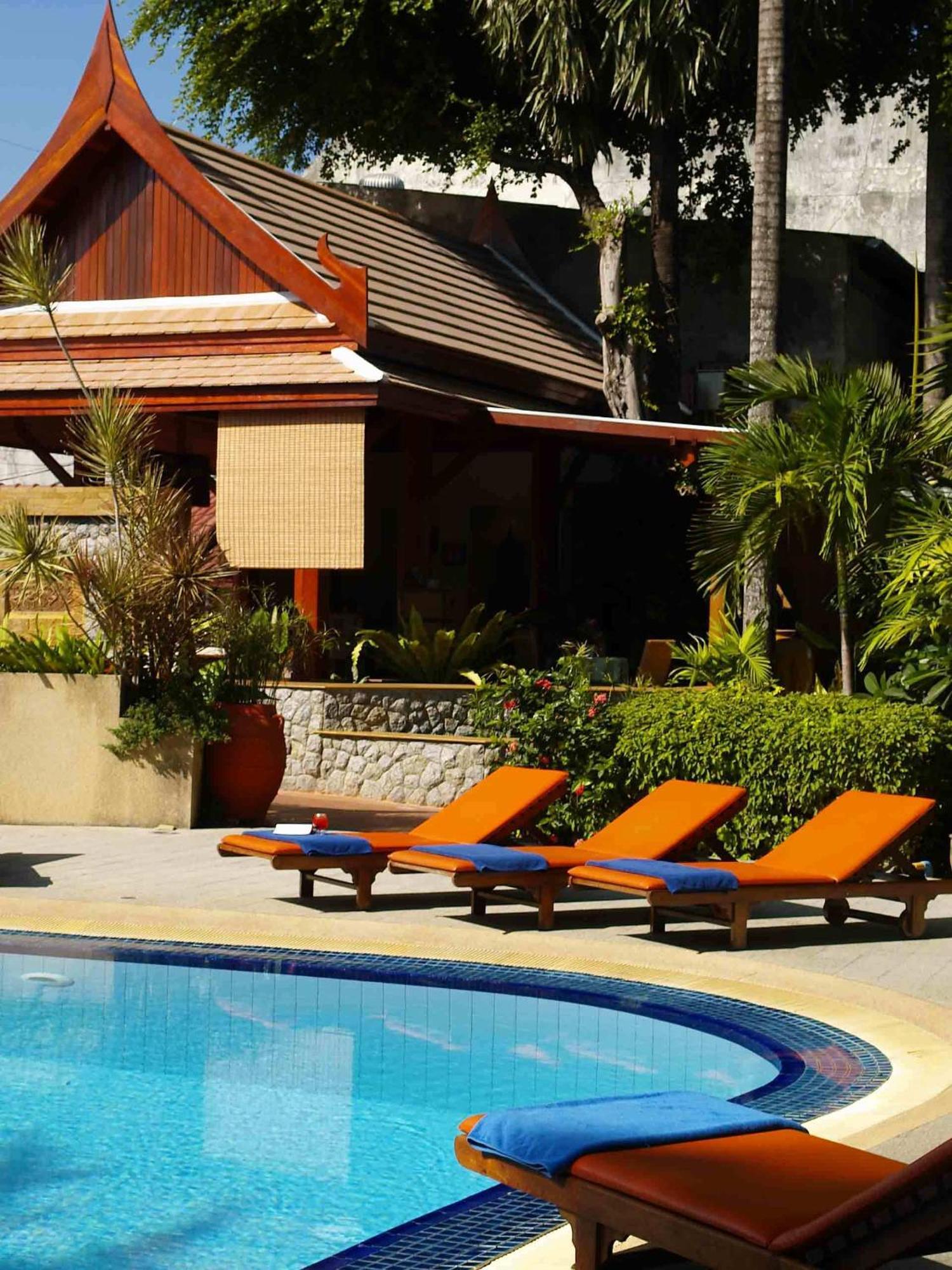 Safari Beach Hotel Patong Bagian luar foto