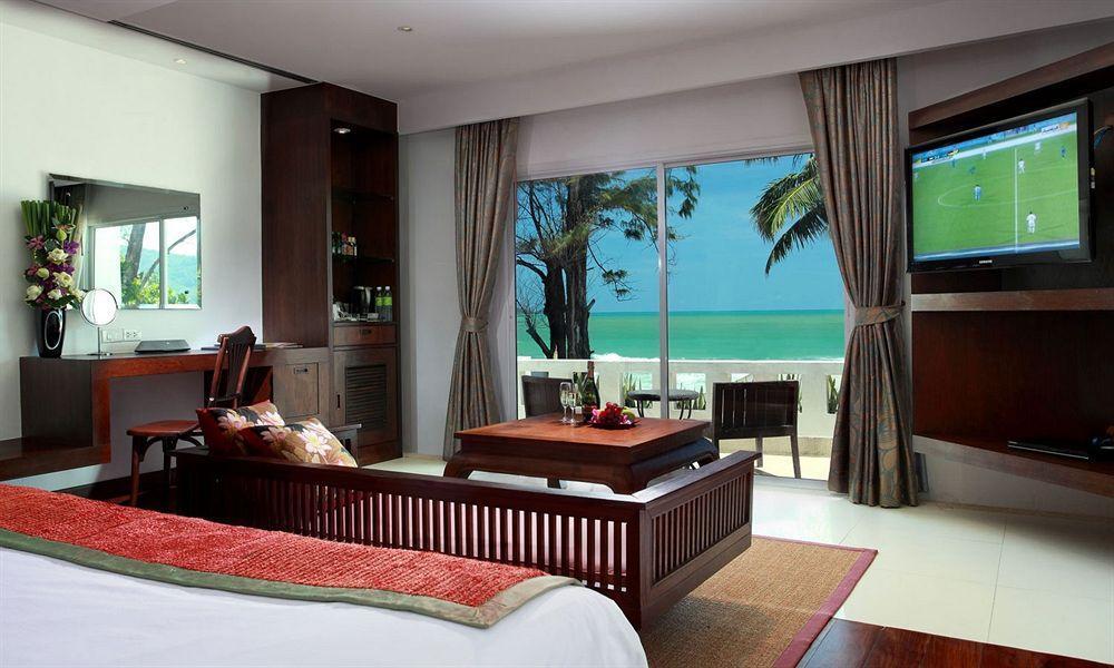Safari Beach Hotel Patong Bagian luar foto